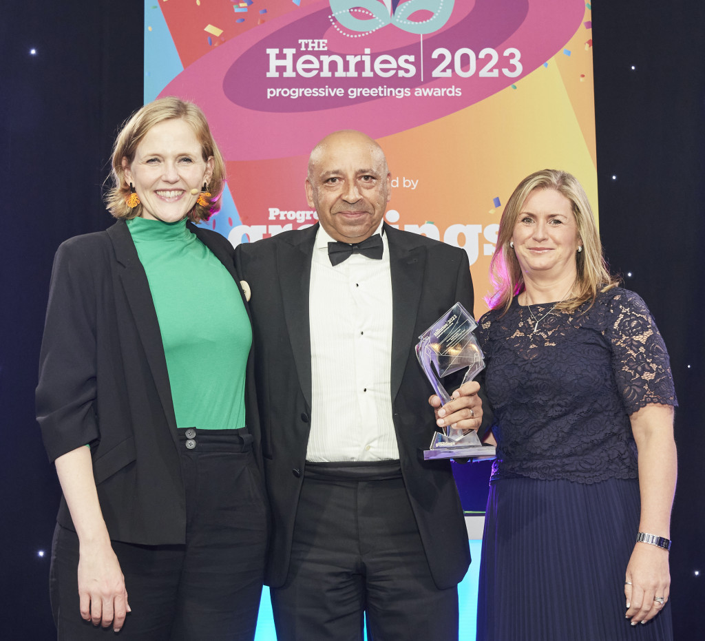 Above: David Greaves with host Pippa Evans (left) and Joanne Davis, md of category sponsor UK Envelope Centre