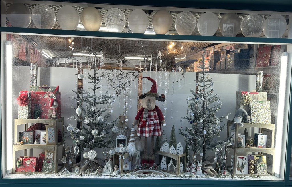 Above: Expressions Broadstairs’ annual Christmas shop window display featuring Glick won the south vote